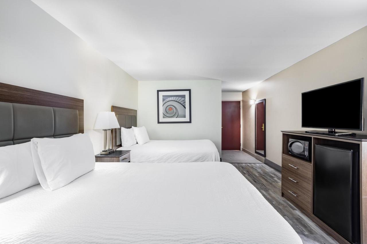 Ramada By Wyndham Hendersonville Extérieur photo