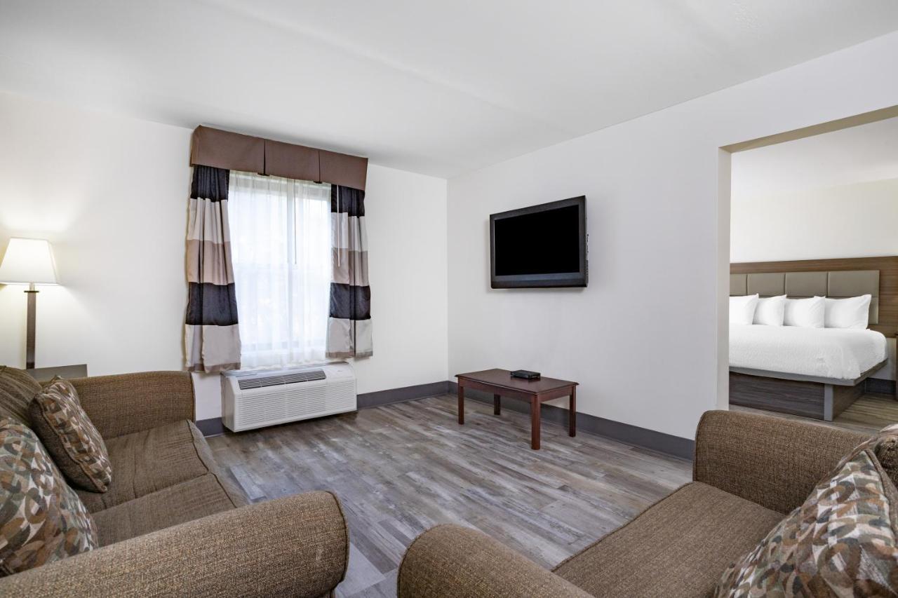 Ramada By Wyndham Hendersonville Extérieur photo