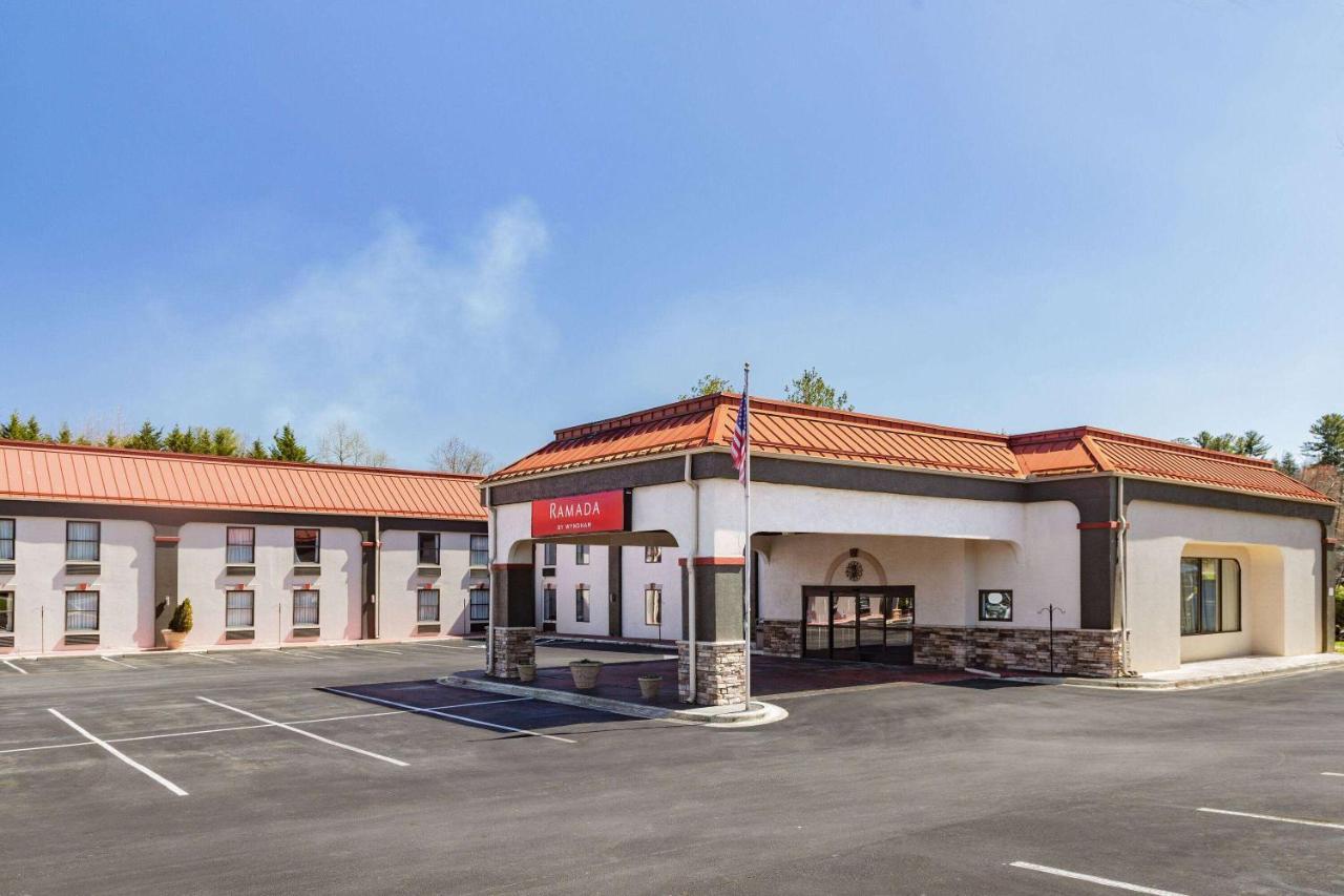 Ramada By Wyndham Hendersonville Extérieur photo