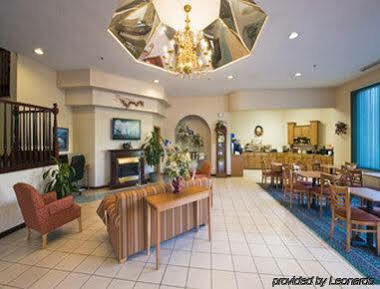 Ramada By Wyndham Hendersonville Extérieur photo